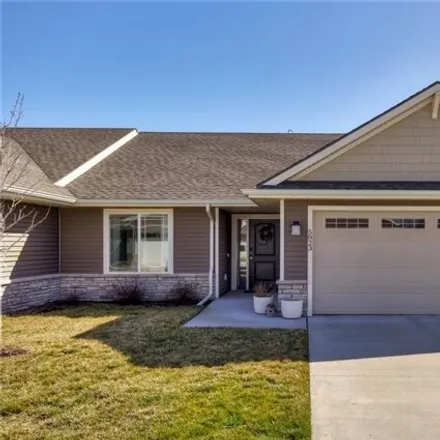 Image 1 - 5841 Southeast 22nd Court, Des Moines, IA 50320, USA - Townhouse for sale
