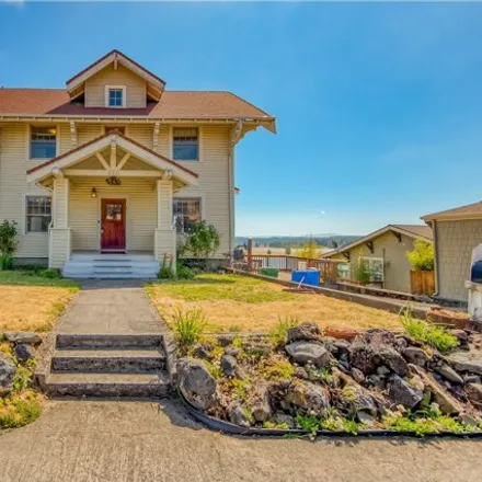 Buy this 5 bed house on North 2nd Street in Saint Helens, OR 97051