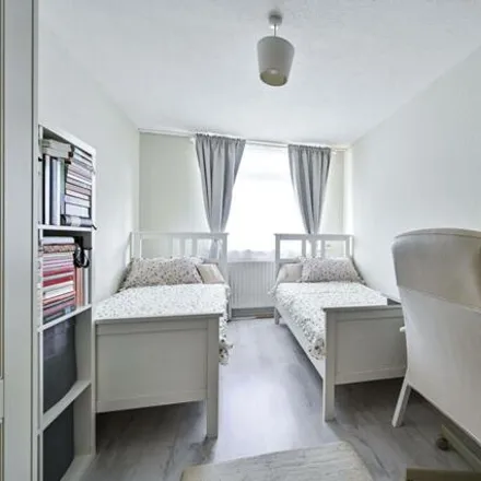 Image 6 - Lerry Close, London, W14 9PJ, United Kingdom - Apartment for sale