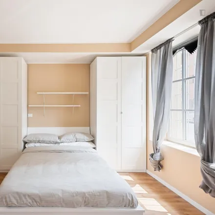 Rent this studio apartment on Via Isaac Newton in 20148 Milan MI, Italy