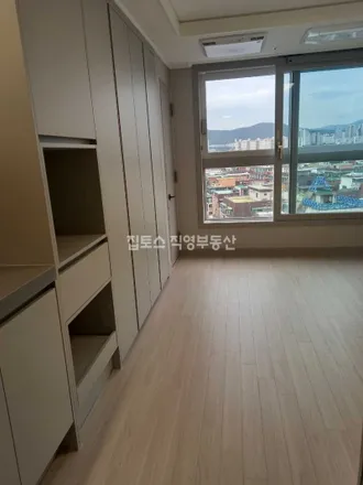 Rent this studio apartment on 서울특별시 송파구 잠실동 183-4