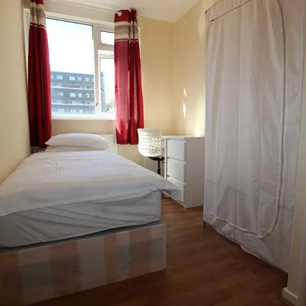 Image 7 - Queen Mary University of London, 327 Mile End Road, London, E1 4NS, United Kingdom - Apartment for rent