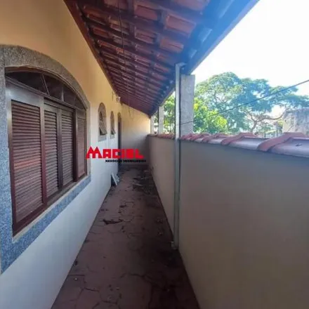 Buy this 5 bed house on Rua dos Ferreiros in Jardim Cerejeiras, São José dos Campos - SP