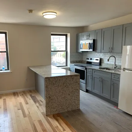 Rent this 2 bed townhouse on Asidn in Washington Avenue, Philadelphia