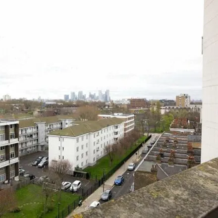 Image 8 - Keeling House, Claredale Street, London, E2 6PG, United Kingdom - Room for rent