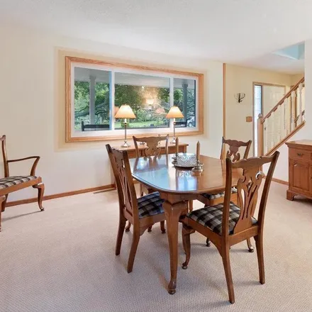 Image 5 - 12898 Essex Way, Apple Valley, MN 55124, USA - House for sale