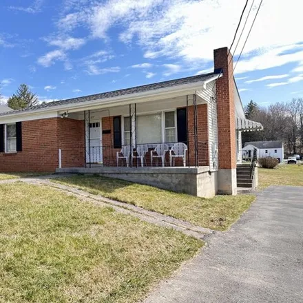 Buy this 3 bed house on 615 Lafayette Street in Lewisburg, WV 24901