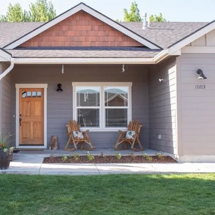 Buy this 4 bed house on 194 Southwest 10th Street in Hermiston, OR 97838