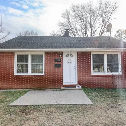 Buy this 3 bed house on 1146 Starke Avenue in Paducah, KY 42003