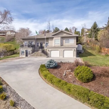Buy this 5 bed house on 1900 Broadway Place in Wenatchee, WA 98801