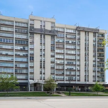 Buy this 2 bed condo on 25 East Grove Street in Lombard, IL 60148