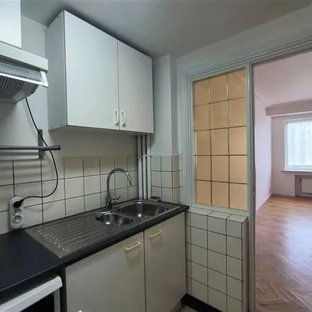 Rent this 1 bed apartment on Place Henri Vanhuffel - Henri Vanhuffelplein in 1081 Koekelberg, Belgium