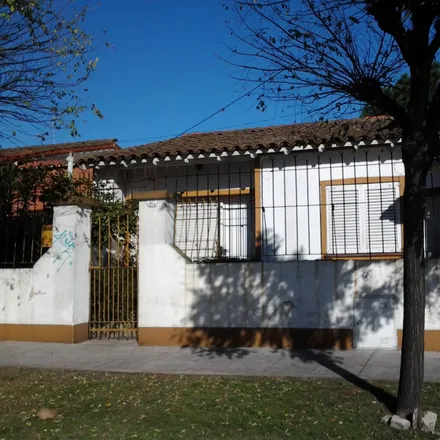 Buy this studio house on Avenida Billinghurst 467 in Claypole, Argentina