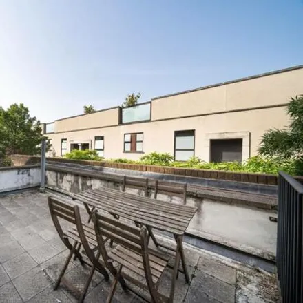 Buy this 1 bed apartment on 124 Boundary Road in London, NW8 0RG