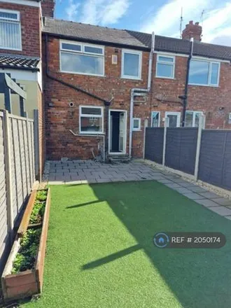 Rent this 2 bed townhouse on Bloomfield Avenue in Hull, HU5 5ND