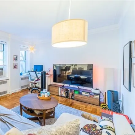 Image 5 - 41-15 45th Street, New York, NY 11104, USA - Apartment for sale