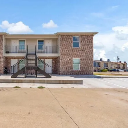 Rent this 2 bed house on 1478 Courtney Place in Cleburne, TX 76033