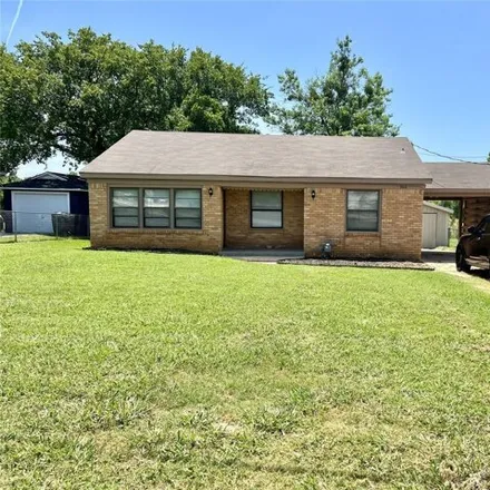 Buy this 2 bed house on 9th Avenue Southeast in Ardmore, OK 73401