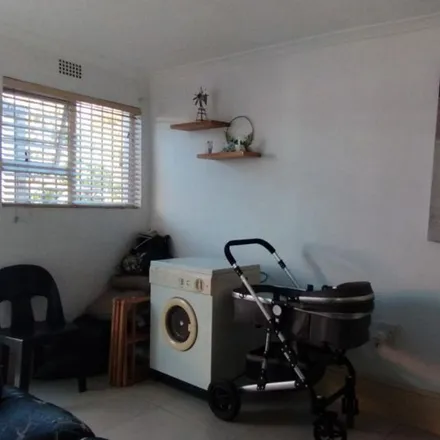 Image 5 - Clarendon Street, Klipkop, Parow, 7501, South Africa - Apartment for rent