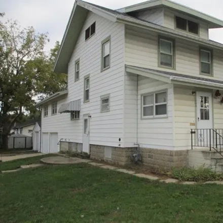 Buy this 3 bed house on 826 North Roosevelt Avenue in Cherokee, IA 51012