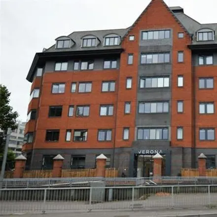 Rent this 1 bed apartment on Observatory Shopping Centre in Alpha Street North, Slough