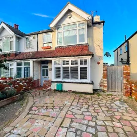 Buy this 3 bed duplex on Ringwood Road in Eastbourne, BN22 8TN