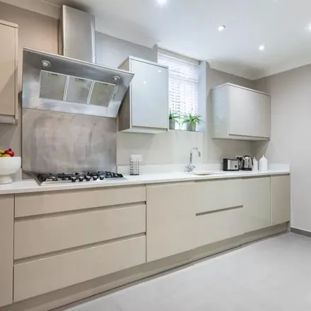 Rent this 3 bed apartment on 28 Perrin's Walk in London, NW3 6TH