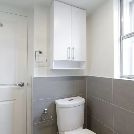 Rent this 1 bed apartment on 372 Avenue Querbes in Montreal, QC H2V 3R9