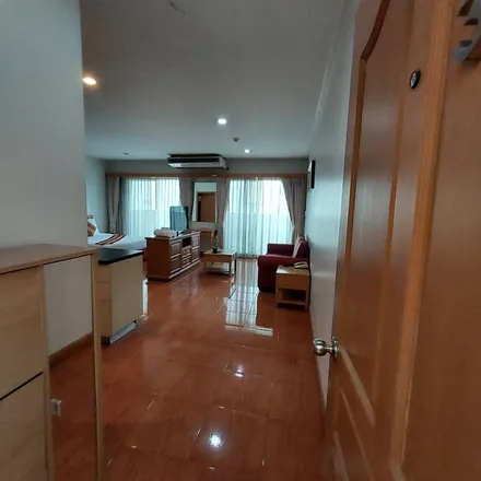 Rent this 1 bed apartment on 81 in Soi Sukhumvit 13, Vadhana District