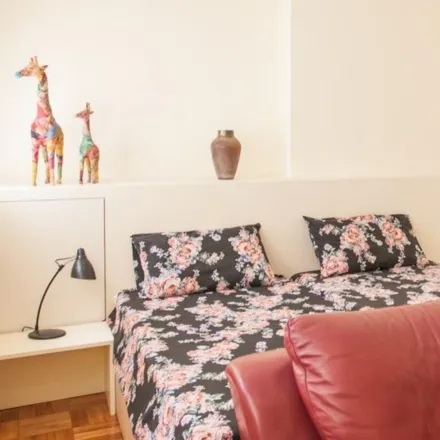 Rent this studio apartment on Jornal de Notícias in Rua de Gonçalo Cristóvão, 4000-408 Porto