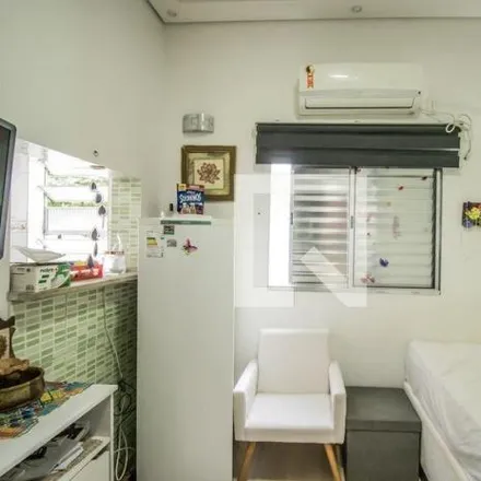Buy this 1 bed apartment on Rua dos Lírios in Mirandópolis, São Paulo - SP