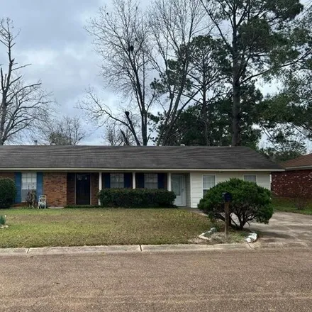Buy this 3 bed house on 166 Cross Street in Adams County, MS 39120