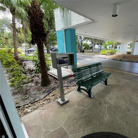 Image 2 - 919 Hillcrest Dr Apt 415, Hollywood, Florida, 33021 - Condo for sale