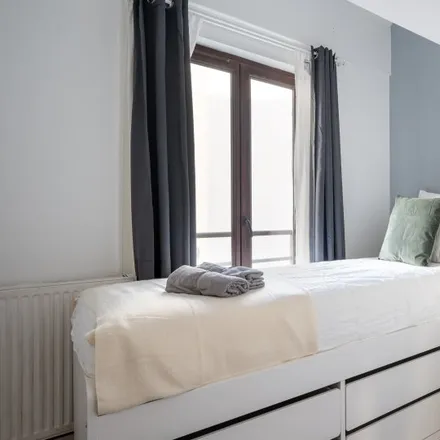 Rent this 7 bed room on 54 Rue de Terre-Neuve in 75020 Paris, France