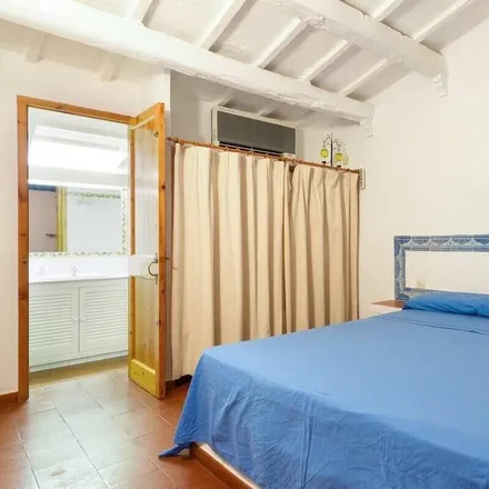 Rent this 5 bed house on Estació d'autobusos de Ciutadella de Menorca in Plaça de sa Pau, 07760 Ciutadella