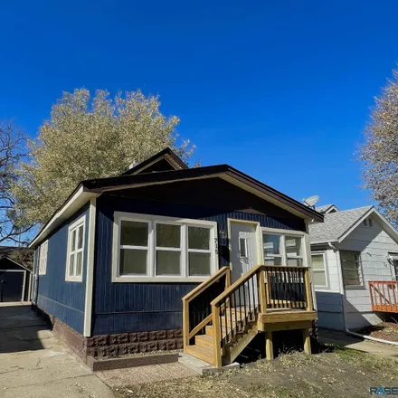 Buy this 2 bed house on 715 North Sherman Avenue in Sioux Falls, SD 57103
