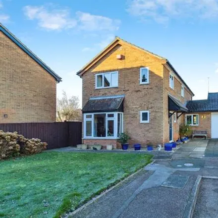 Buy this 4 bed house on Elmers Park in Bletchley, MK3 6DJ