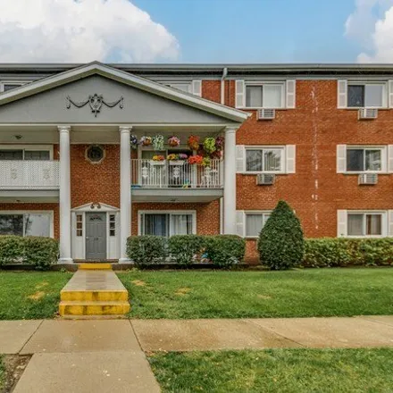 Buy this 2 bed condo on PNC Bank in East Lillian Avenue, Arlington Heights