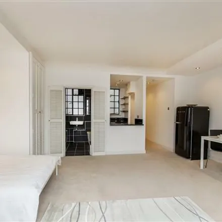Image 6 - Donovan Court, 107 Drayton Gardens, London, SW10 9RF, United Kingdom - Apartment for rent