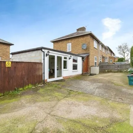 Buy this 3 bed house on 33 Whitland Road in London, SM5 1QT