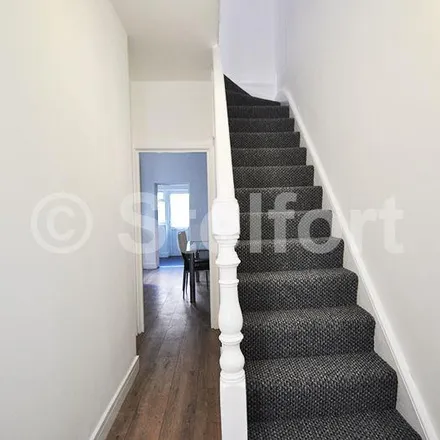 Image 2 - 125 Grosvenor Road, London, E7 8JA, United Kingdom - Townhouse for rent