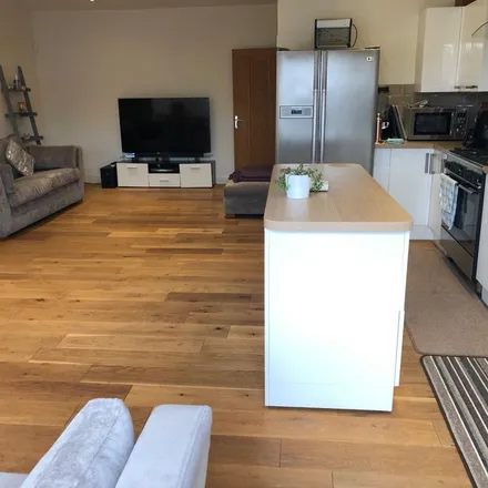 Rent this 1 bed apartment on 4 Brunswick Avenue in London, N11 1HP