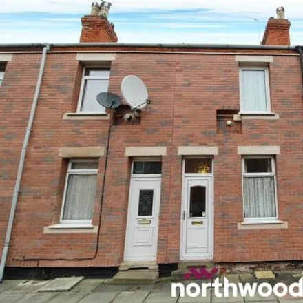 Buy this 2 bed townhouse on Lindum Street in Doncaster, DN4 0ED