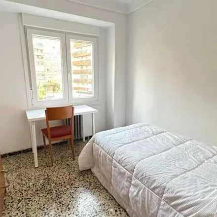 Image 4 - Calle Pilar Sinués y Navarro, 2, 50010 Zaragoza, Spain - Apartment for rent
