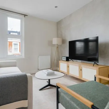 Image 2 - Round Trip, 788 Fulham Road, London, SW6 5SL, United Kingdom - Apartment for rent