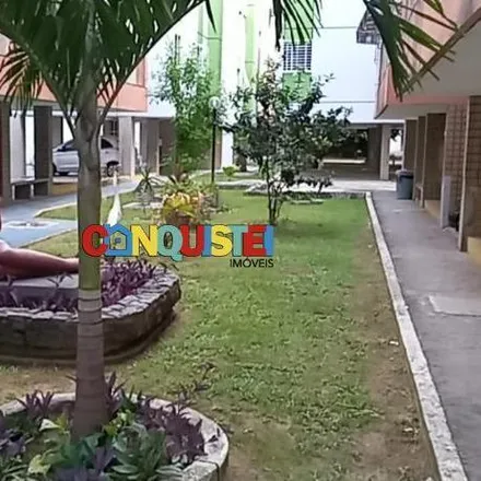 Buy this 2 bed apartment on Rua Elizeu Cavalcante 246 in Cordeiro, Recife - PE