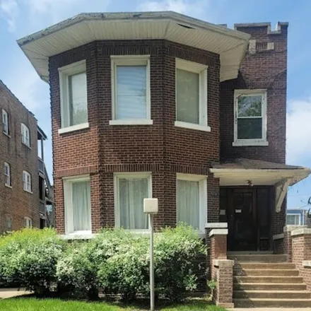 Image 1 - 7830 South Bennett Avenue, Chicago, IL 60649, USA - House for sale