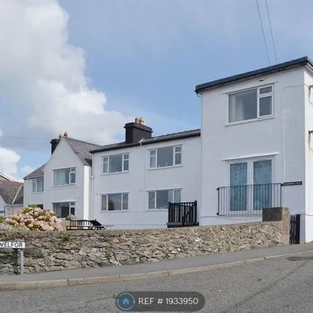 Image 2 - 15 Gwelfor Estate, Cemaes, LL67 0NL, United Kingdom - Apartment for rent