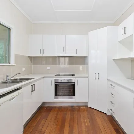 Image 6 - Bowen Terrace, The Range QLD 4700, Australia - Apartment for rent