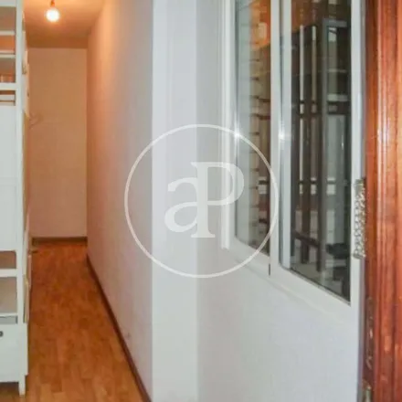 Rent this 2 bed apartment on Rastro Market in Paseo de Tilos asiáticos, 28005 Madrid